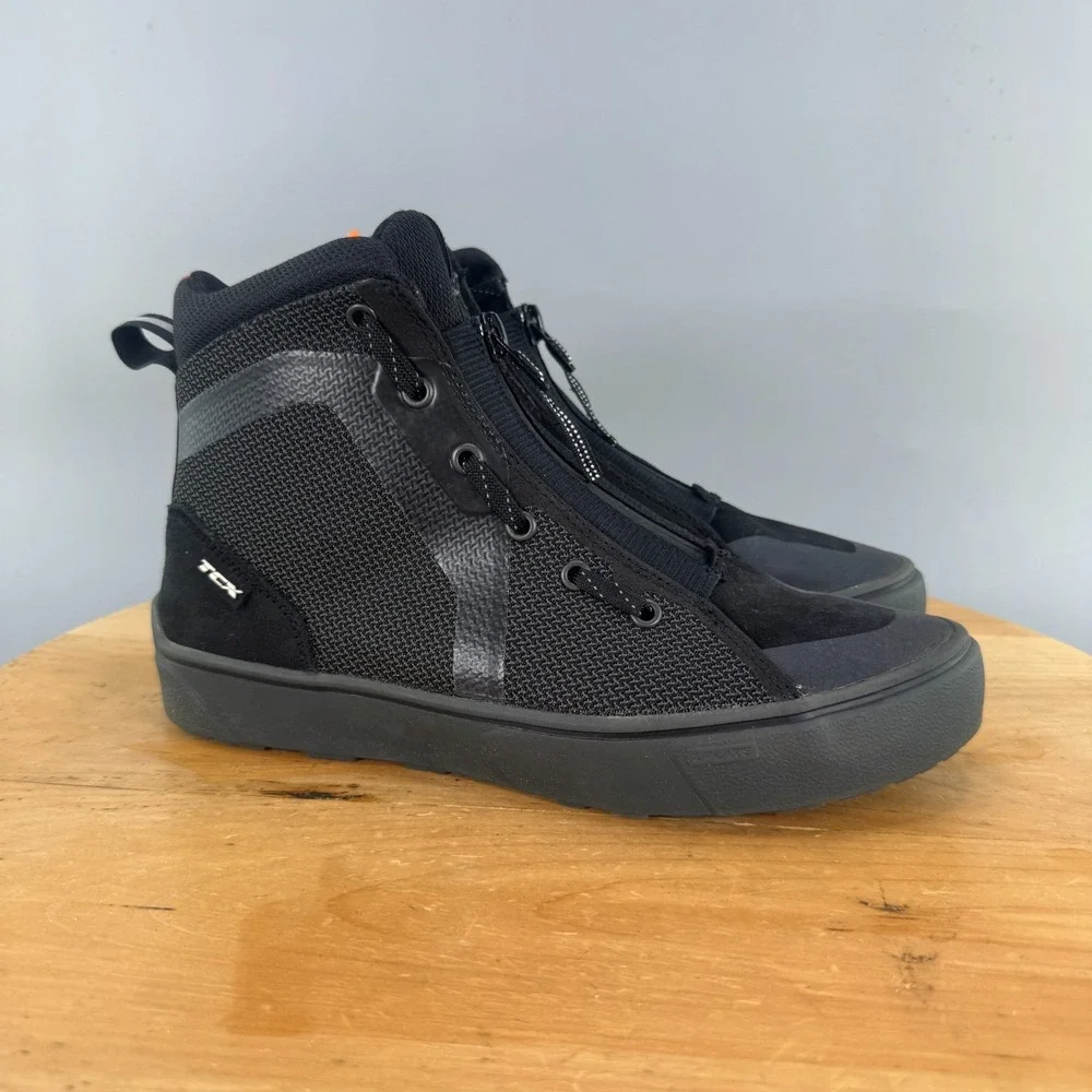 TCX Ikasu Air WP Mens Size 8 Waterproof Black Motorcycle Boots D30 Sneakers